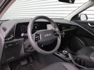 Kia Niro EV Edition Advanced 64.8 kWh | Stuur-/stoelverwarming | Elektr. stoelverstelling | Camera | Cruise adapt. | 17'LM | Clima | 17% bijtelling |