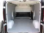 Renault Trafic 2.0 dCi 120PK L2H1 Comfort | Navi | Airco | Trekhaak | Cruise | Parkeersensoren | Volledig betimmerd |