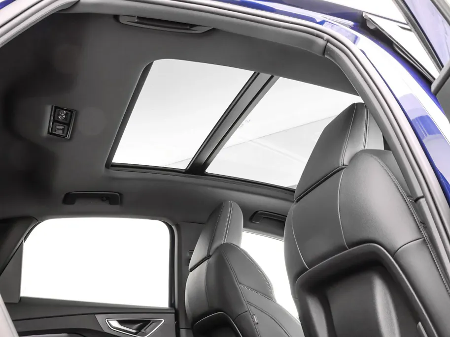 Audi Q4 Sportback e-tron 40 S edition 204 PK 77 kWh · SOH 96,3% · Panoramadak · Camera · Apple/Android Car Play · Navigatie · Head-Up Display ·