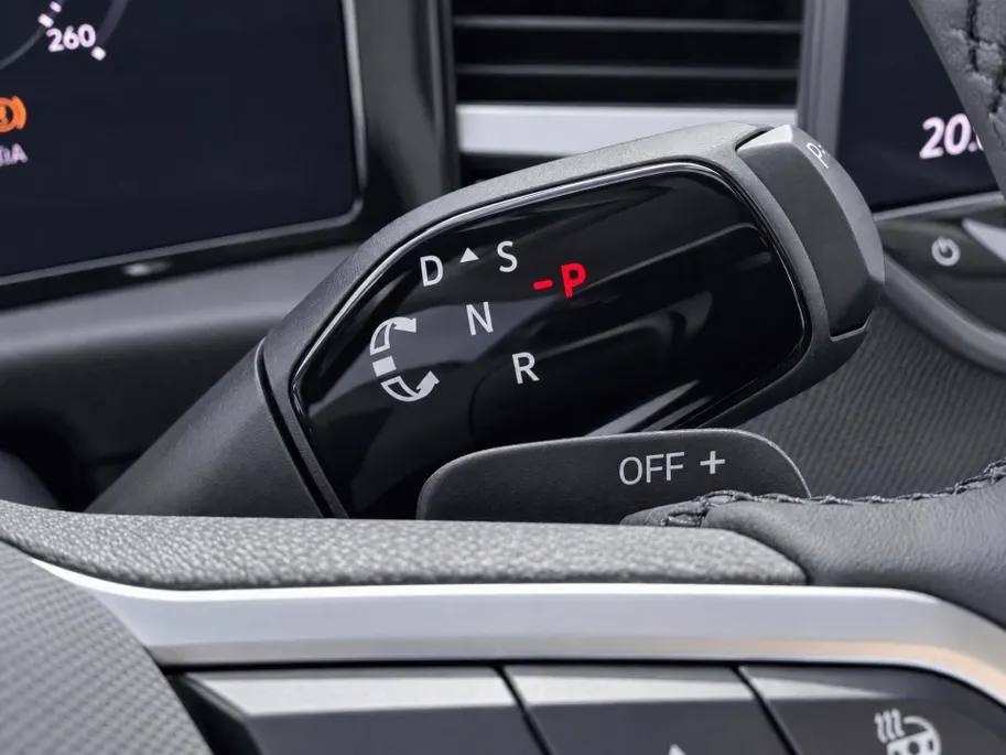 Volkswagen T-Roc Limited Edition 1.5 eTSI 116 PK 7 versn. DSG · Comfort Pakket ·  Prijs is inclusief inruilpremie ·