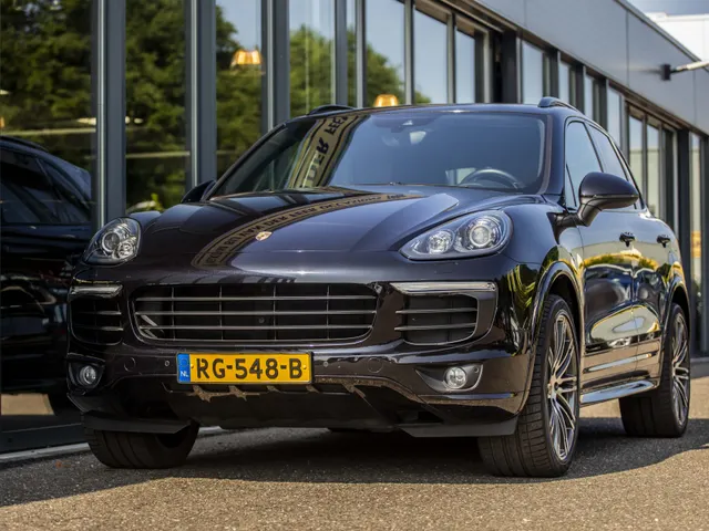 Porsche Cayenne 3.0 S E-Hybrid Platinum Edition NL Auto!