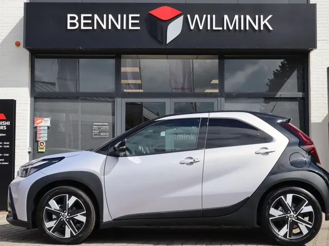Toyota Aygo X Hybrid 115 pulse | V+A Parkeersensoren | Apple/Anrdoid Carplay |
