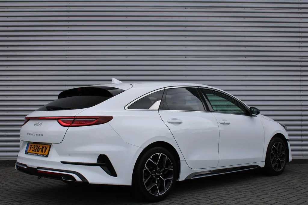 Kia ProCeed 1.5 T-GDi DCT7 GT-Line | BTW Auto | Automaat | Trekhaak | Verwarmde sportstoelen | Camera | Dodehoek detectie | Telefoonlader | LED |