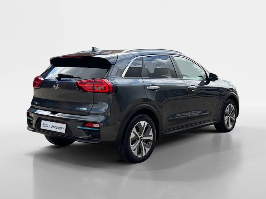 Kia e-Niro ExecutiveLine 64 kWh | Warmtepomp | Memory seats | Stoelverwarming- en ventilatie | JBL audio-installatie | Glazen schuif-/kanteldak | Dodehoekassistentie | Parkeersensoren voor- en achter | Apple/Android Carplay