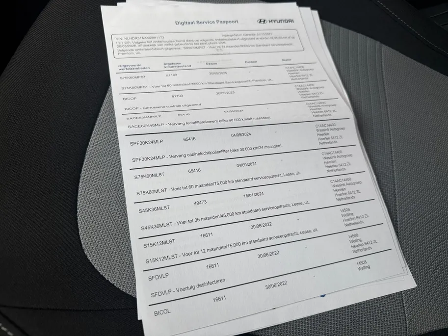 Hyundai i10 1.0 Premium | Navigatie| Parkeer sensoren| Camera| Cruise Controle| Metallic lak| Dealer onderhouden| Climate Controle