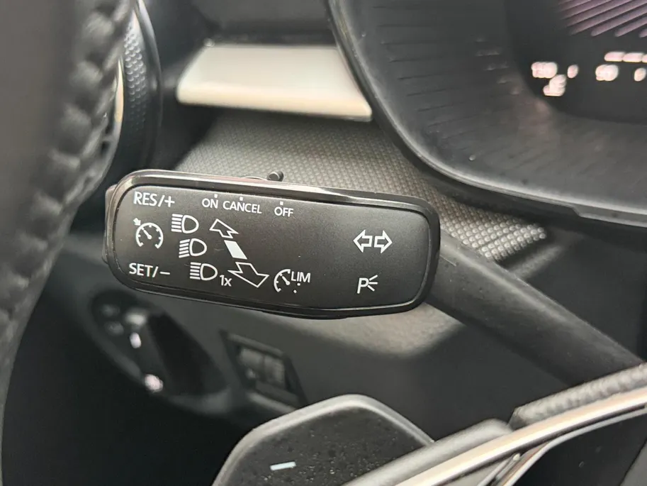 Škoda Fabia 1.0 TSI Selection 116PK AUTOMAAT | Lichtmetalen velgen| Parkeer sensoren| Climate Control| Stuur verwarming| Stoel verwarming| Apple Carplay & Android Auto