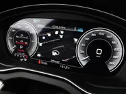 Audi Q5 50 TFSIe 299pk S-tronic S edition · Camera · Wegklapbare Trekhaak · Apple/Android Car Play · Navigatie · 20'' Inch ·