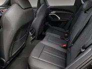 Audi Q5 2.0TFSIe-hybrid 220kW/299PK quattro S Line · Panoramadak · Trekhaak · 360°Camera + Parkeersensoren · Leder · Garantie t/m 17-05-2030 of 120000km.