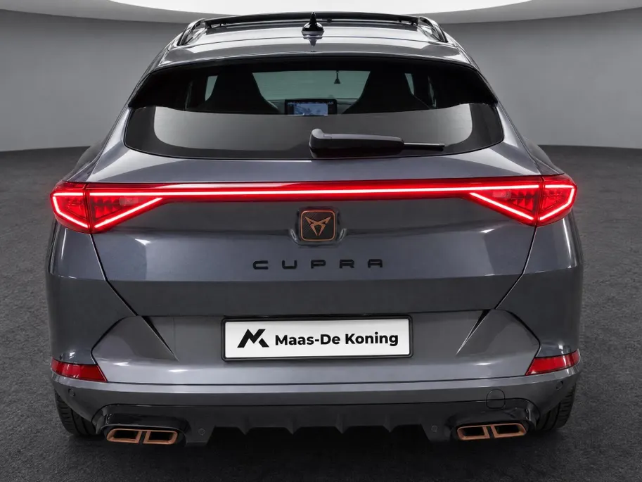 CUPRA Formentor 1.4e-Hybrid 180kW/245PK VZ · Panoramadak · Camera · Navigatie · Apple/Android Car Play · Stuur -& Stoelverwarming