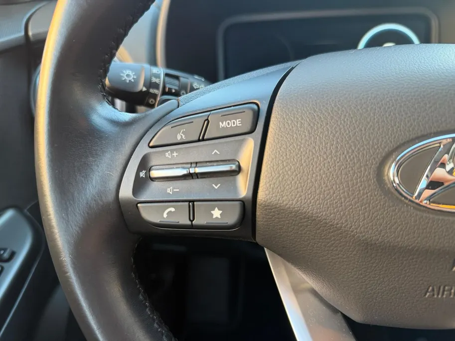 Hyundai Kona EV Comfort 64 kWh | Lichtmetalen velgen| Navigatie| Camera| Cruise Controle| Dealer onderhouden| Metalliclak