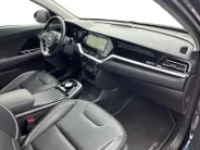 Kia e-Niro ExecutiveLine 64 kWh | Lederen bekleding | Elektrische stoelverstelling | JBL Audio systeem | Stoelventilatie