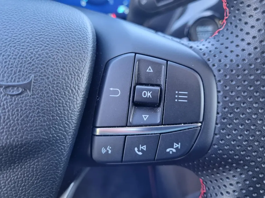 Ford Puma 1.0 EcoBoost Hybrid1 125 pk ST-Line Navigatie - Apple Carplay/ Android Auto - Driver Assistance Pack - Afneembare Trekhaak