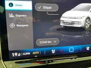 Volkswagen Golf 1.5 eHybrid 272pk DSG GTE · Panoramadak · Camera · Inklap. Trekhaak · Leder Vienna · Head-Up Display · Stuur-& Stoelverwarming + verkoeling · Garantie t/m 15-06-2030 of 100.000km
