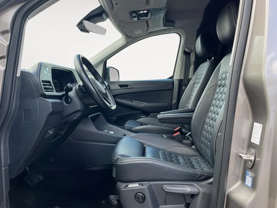 Volkswagen Caddy Cargo 2.0 TDI Style L1H1 122 pk Automaat | LM Velgen zwart | Sidebars | Lederen bekleding | Stoelverwarming | Laadruimtebescherming