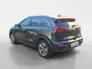 Kia e-Niro DynamicPlusLine 64 kWh | SOH 99,5 % | 3 Fase laden | 1e Eigenaar | Dealer onderhouden | Stoelverwarming | Schuif-/kanteldak | Fabrieksgarantie t/m 24-08-2029 + 3x 1 jaar |  NAP |
