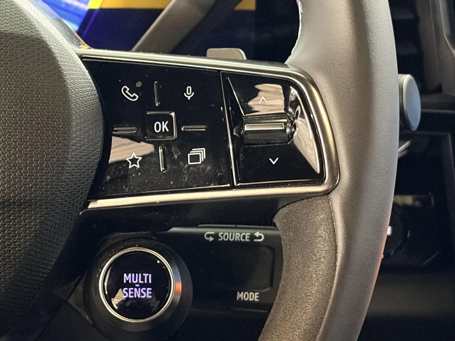 Renault Austral 200PK E-Tech Full Hybrid Techno Esprit Alpine AT | Trekhaak | All Season Banden | Climate Control | Digital Cockpit | Camera | Parkeersensoren | Adaptive Cruise Control | Lichtmetalen Velgen |