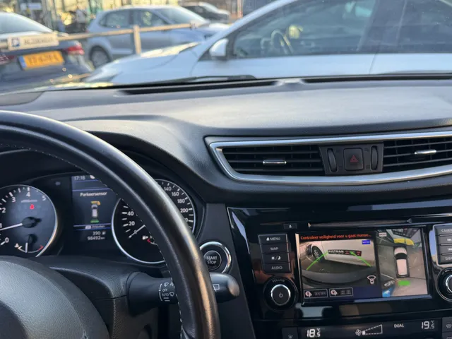 Nissan QASHQAI 1.3 DIG-T Tekna Panoramadak. Trekhaak afneembaar (1.300kg)