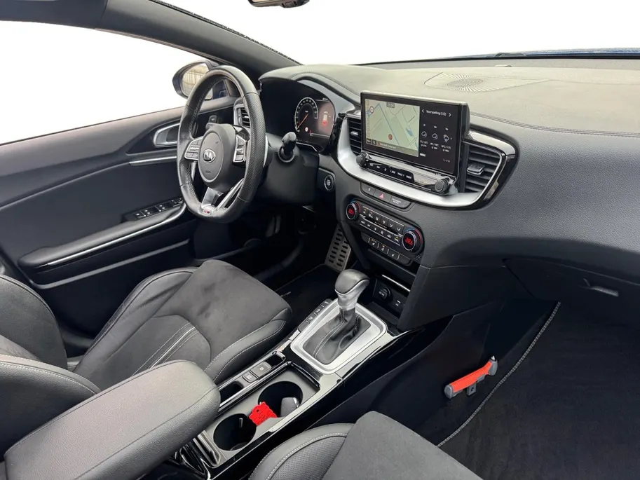 Kia ProCeed 1.5 T-GDI GT-PlusLine Automaat | Navi | Adaptive Cruise | Memory Seats | Panoramadak | JBL Soundsystem | Elektr. Achterklep | Apple Carplay