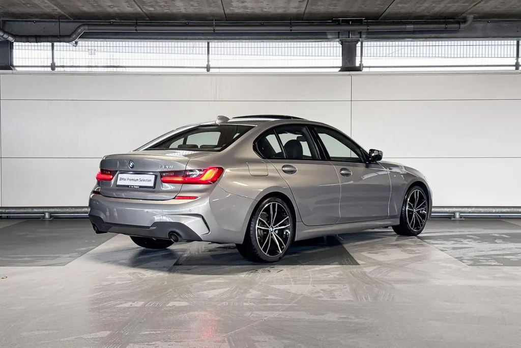BMW 3 Serie Sedan 320i High Executive M-Sport