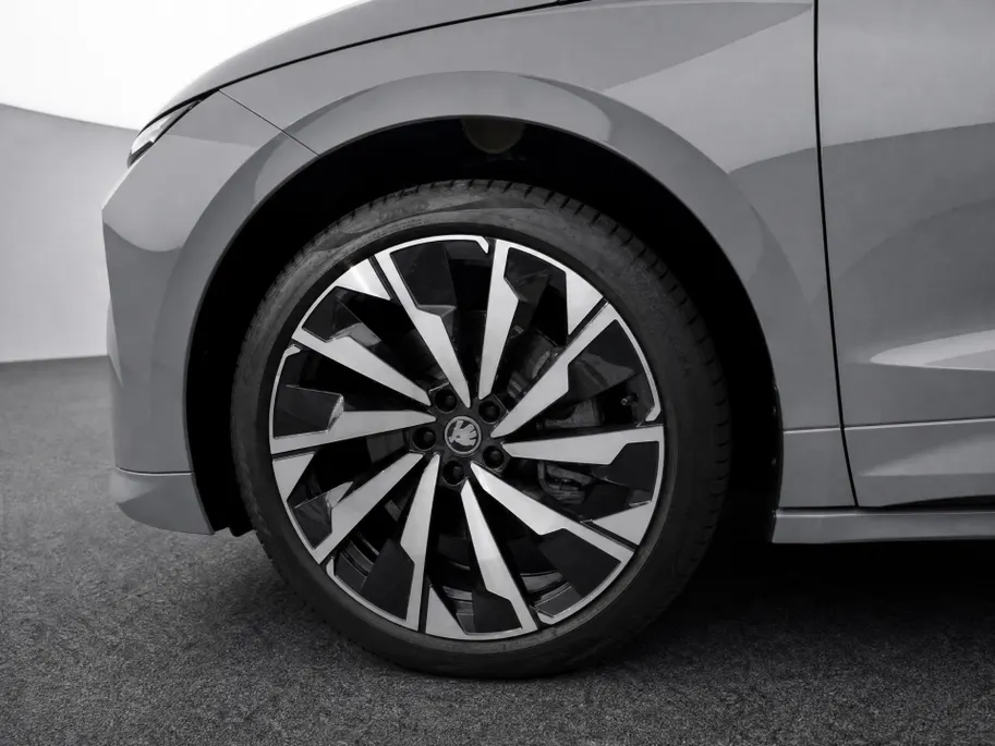 Škoda Enyaq Coupe 85 Sportline | 21' Supernova | Business Upgrade pakket Advanced | Trekhaak wegklapbaar | 2.500,- inruilbonus!!