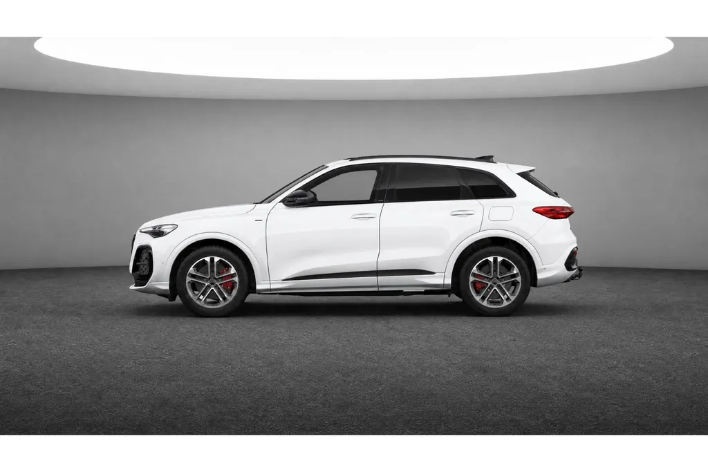 Audi Q5 e-hybrid quattro S edition Competition 367 PK · Head-Up display · B&O Premium 3D · Sportstoel S dynamica/leder