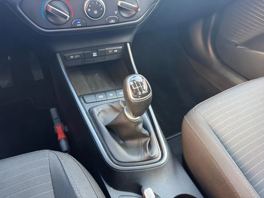 Hyundai i20 1.0 T-GDI Comfort Smart | Achteruitrijcamera | Navigatie | Apple Carplay/ Android Auto | Trekhaak | Cruise Control |