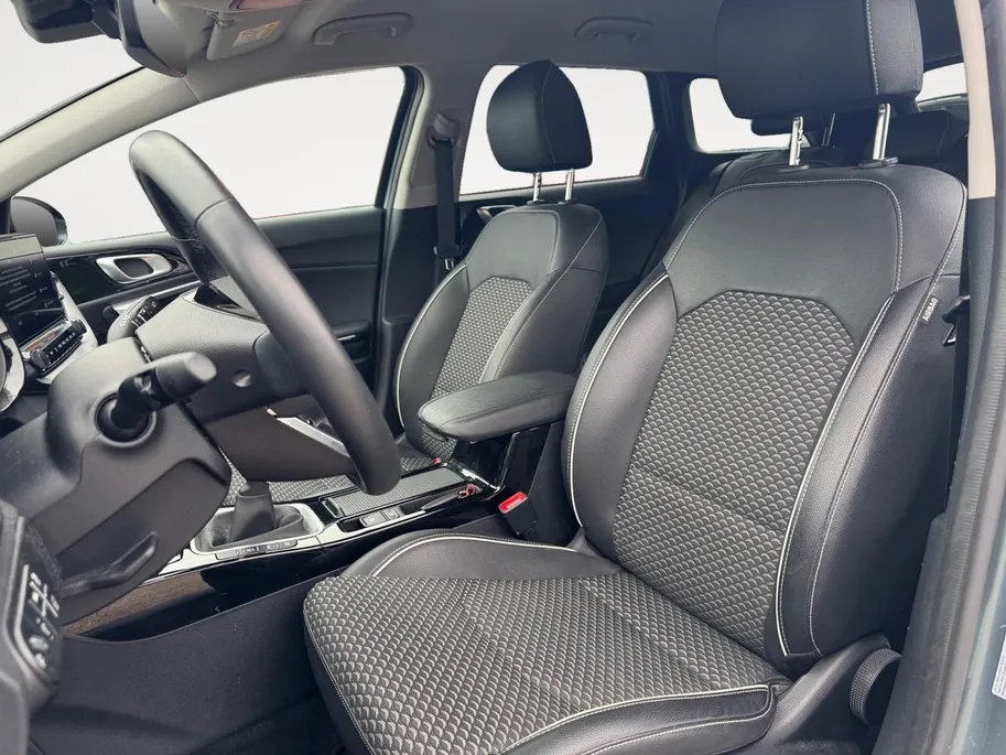 Kia Ceed Sportswagon 1.0 T-GDi DynamicPlusLine | Navigatie | Climate control | Cruise control | Parkeercamera  | Stoel + stuurverwarming