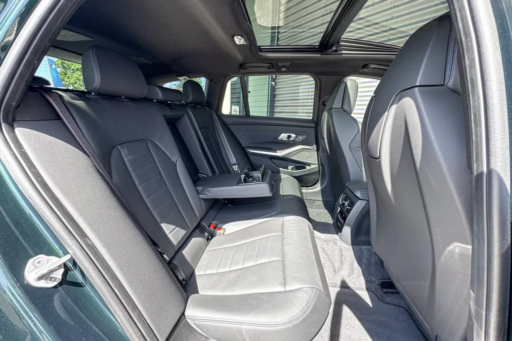 BMW 3 Serie Touring 330e