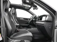 Volkswagen Tayron 1.5 272pk DSG eHybrid R-Line Edition · Panoramadak · 360 Camera · Wegklapbare Trekhaak · Black Style · 20'' Inch · Garantie t/m 17-11-2029 of 100.000km