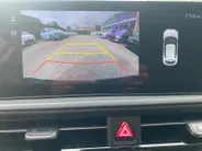 Kia EV6 Light Edition 63 kWh | VOORRAAD VOORDEEL NU €42.950,- | Direct leverbaar | Stoel+Stuur verwarming | Climate control | Navigatie | Parkeer camera achter | Parkeer sensoren voor en achter