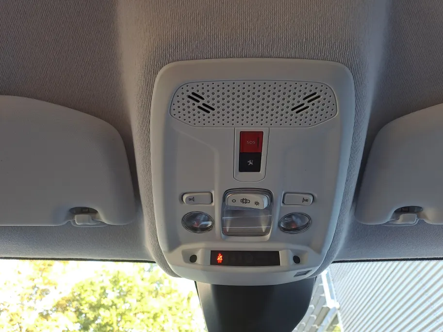 Peugeot e-208 EV Active Pack 50 kWh | Cruise control | Navigatiesysteem | Keyless start | DAB | LM Velgen | 100% Elektrisch | SOH 95,6 %