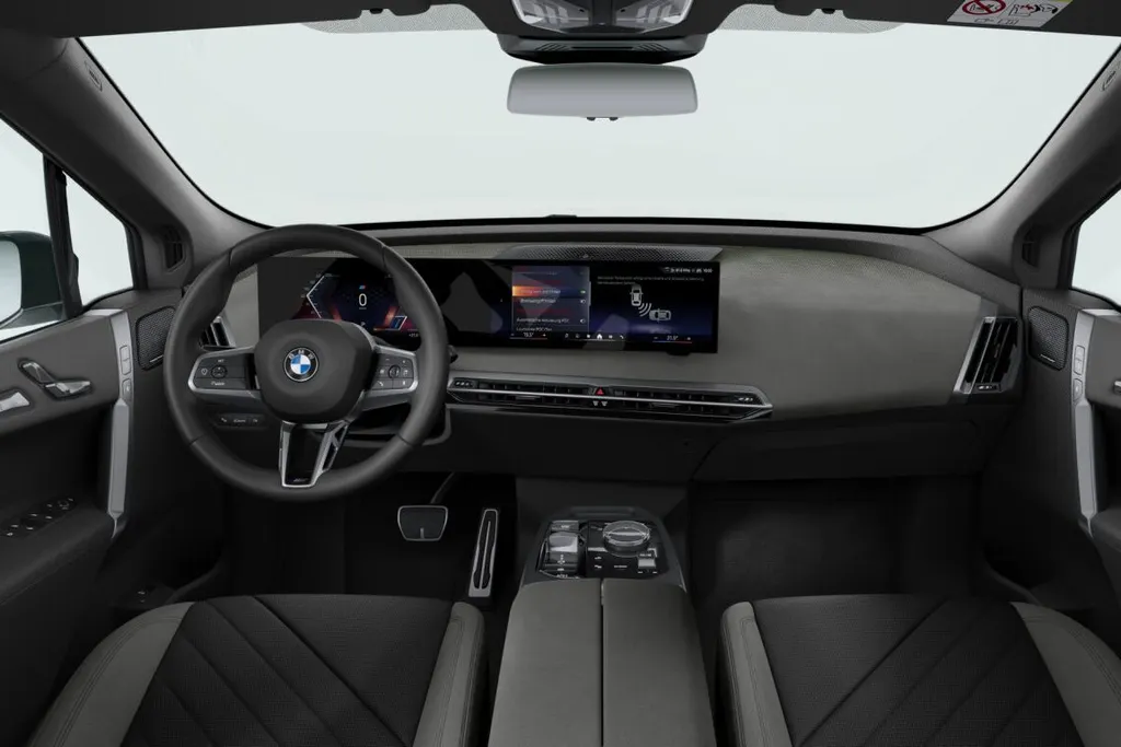BMW iX xDrive45 101 kWh