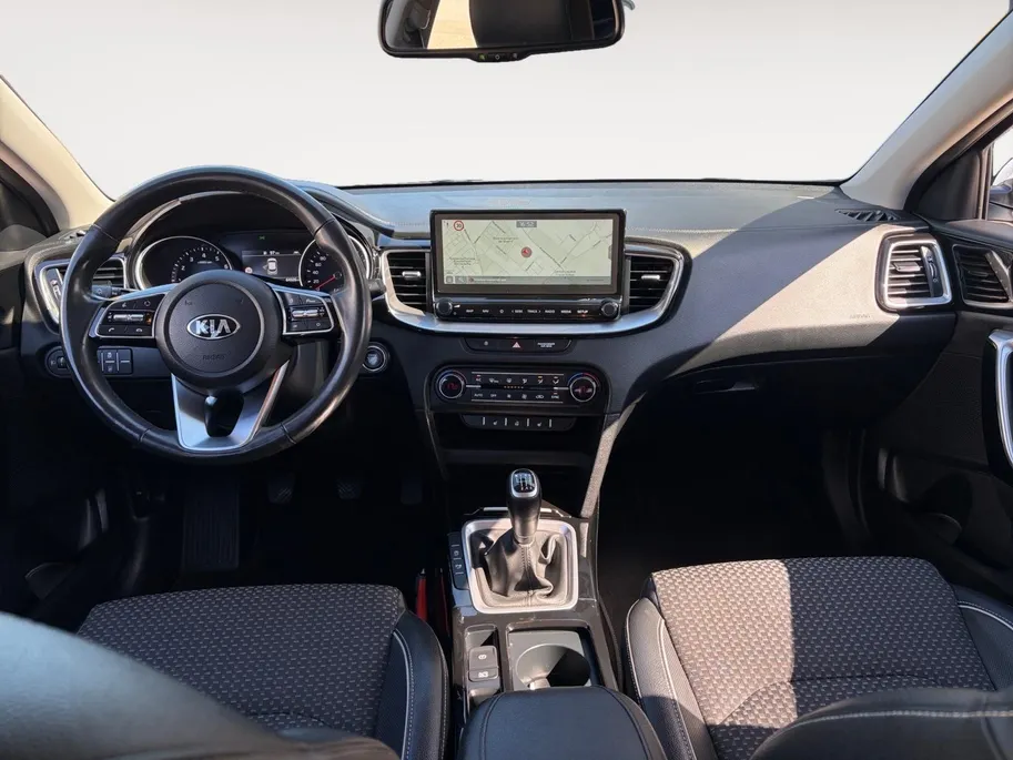 Kia XCeed 1.0 T-GDi DynamicPlusLine | Stoel- en stuurverwarming | Keyless entry/start | Achteruitrijcamera | Parkeersensoren achter | Apple/Android Carplay | Cruise control | Climate control | Navi