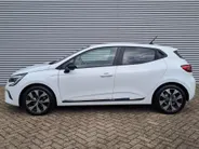 Renault Clio 1.6 E-Tech Full Hybrid 145 evolution AUTOMAAT | Navigatie | Sensoren | Airco | Cruise | Rijstrooksensor met correctie | DAB | Apple Carplay/Android Auto
