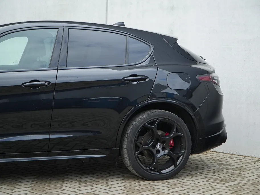 Alfa Romeo Stelvio 2.0 Turbo 280 PK AWD Competizione | Veloce | Pano | Harman | 21'