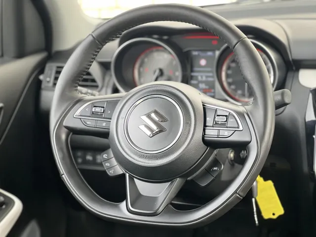 Suzuki Swift 1.2 Select Smart Hybrid | Armsteun | Apple Carplay & Android Auto | 16' LM Velgen | Airco | Dealer onderhouden