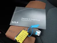 Kia Niro EV Light Edition 64.8 kWh | Camera | Cruise adapt. | Clima | 17' LM | Navi | Keyless | All season banden | 17% bijtelling |