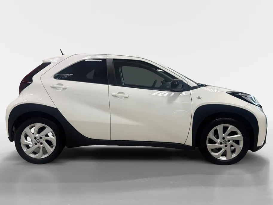 Toyota Aygo X 1.0 FIRST | APPLE CARPLAY | CAMERA | NL-AUTO |