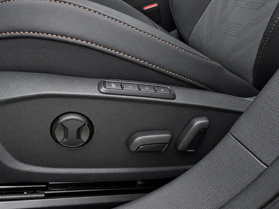 CUPRA Formentor 1.5 TSI e-Hybrid VZ 272pk DSG Performance · 360 Camera · Panoramadak · Wegklapbare Trekhaak · Elek. Voorstoel · 19'' Inch · Garantie t/m 16-03-2031 of 150.000km