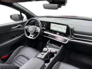 Kia Sportage 1.6 T-GDi Plug-in Hybrid AWD GT-PlusLine | EXCLUSIEVE UITVOERING | APPLE CARPLAY / ANDROID AUTO | PANO | ADAPT. CRUISE | STUUR/STOEL VERWARMING / VERKOELING | NAVI | 360° GRADEN | MEMORY SEATS | KAMELEON TINT |