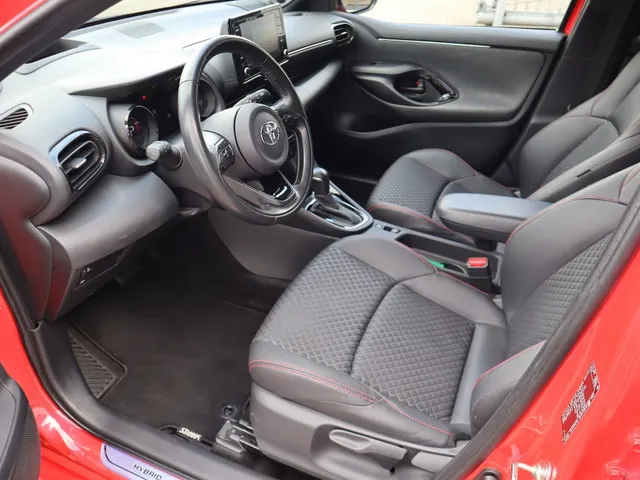 Toyota Yaris 1.5 Hybrid Launch Edition Bi-tone | JBL | Blindspot