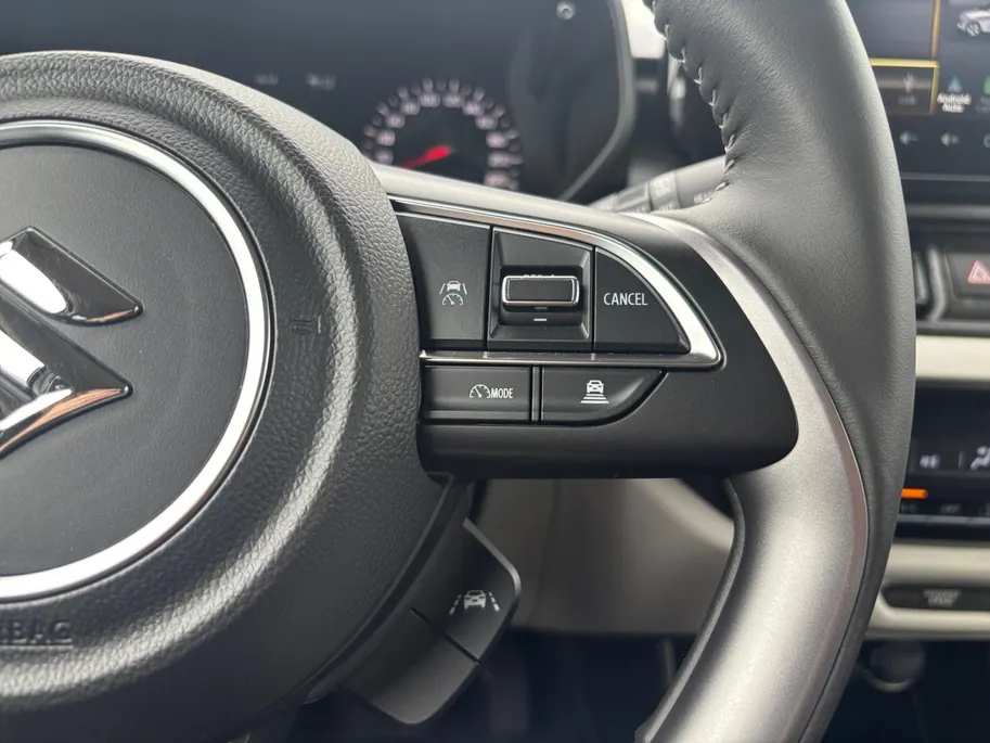 Suzuki Swift 1.2 Select Smart Hybrid | Achteruitrijcamera | Stoelverwarming | Apple/Android Carplay | Climate Control | Fabrieksgarantie! |