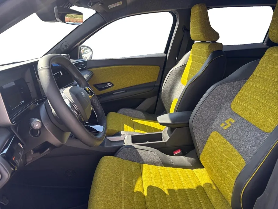 Renault 5 comfort range iconic cinq 52 kWh AUTOMAAT NAVI AIRCO CAMERA ADAPTIEVE CRUISE CONTROLE STOELVERWARMING STUURVERWARMING APPLECARPLAY ANDROID AUTO !!!LET OP DEMO VRAAG NAAR DE KMSTAND!!!