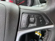 Opel Mokka 1.6 Edition | Navigatie | Parkeersensoren v+a| Airco | Cruise control| Automatische verlichting |