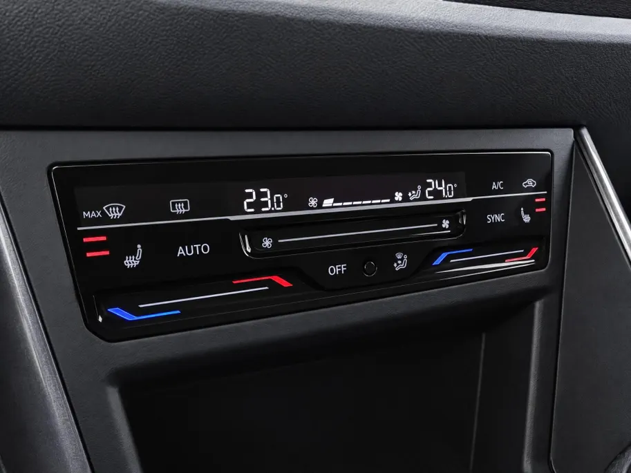 Volkswagen Polo 1.0 TSI 95pk DSG Style · Camera · Apple/Android Car Play · Stoelverwarming · Navigatie · Trekhaak · 16'' Inch ·