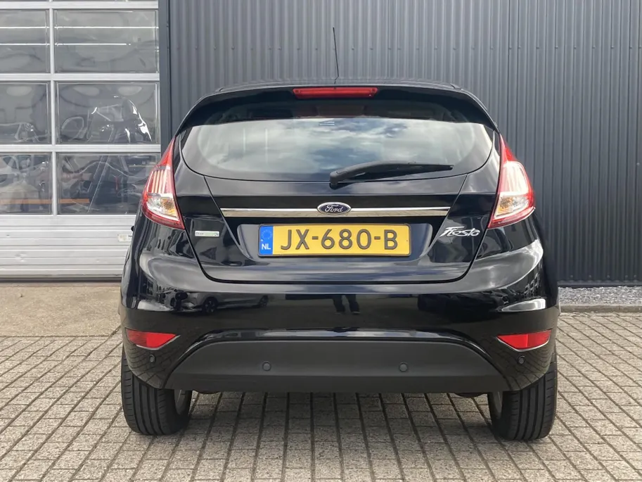 Ford Fiesta 1.0 EcoBoost 100 pk Titanium Navi - voorruitverwarming - cruise control - distributieriem vervangen