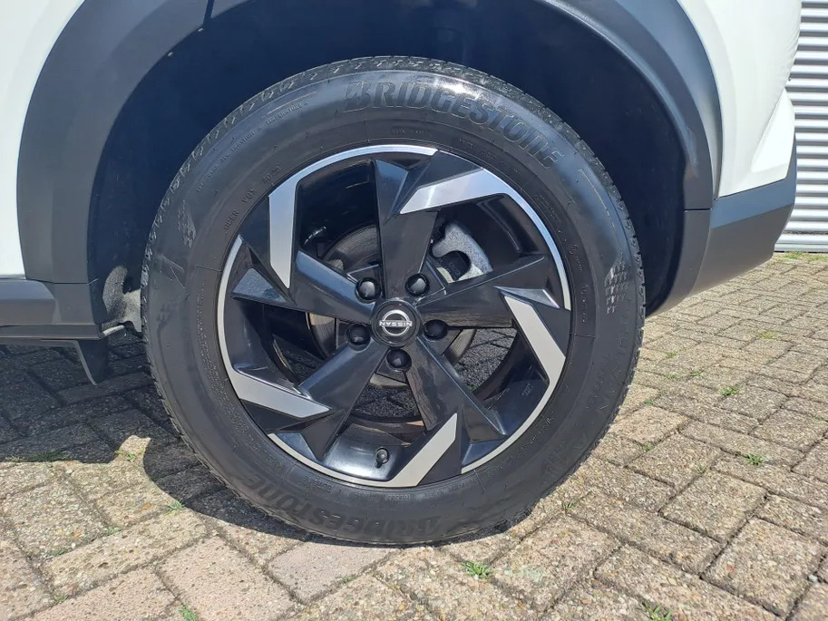 Nissan Juke 1.0 DIG-T N-Connecta | Cruise | Apple Carplay/Android Auto | Camera | DAB | Keyless entry | Keyless start