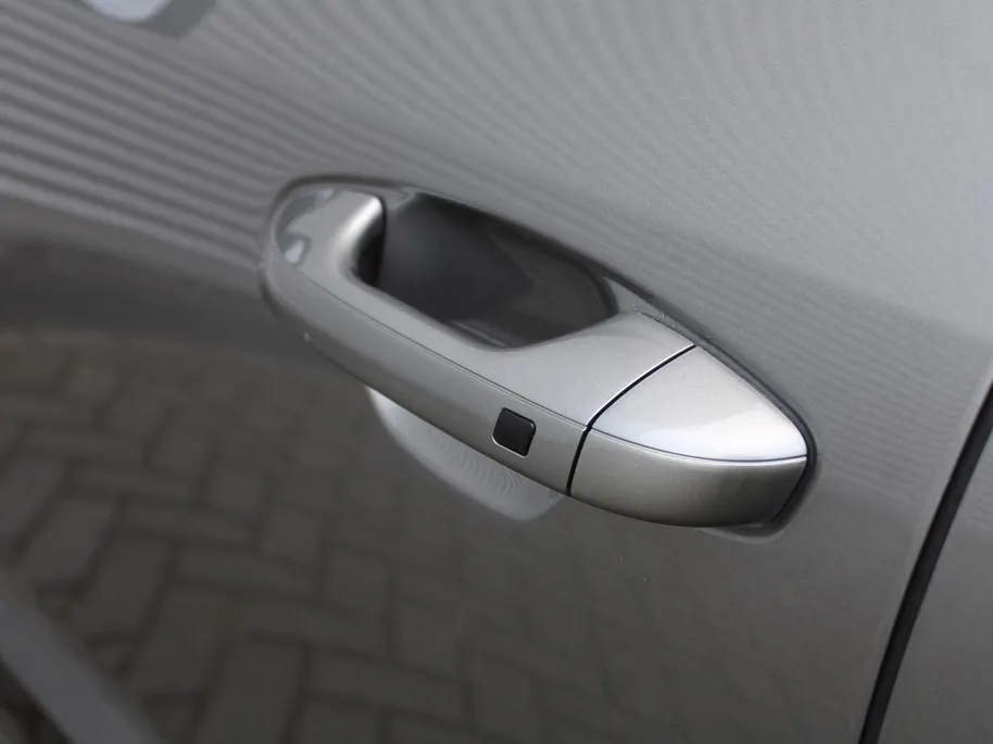 Kia Niro 1.6 GDi Hybrid DynamicLine | Camera | Cruise adapt. | Clima | 16' LM | Navi | Keyless | Apple Carplay/Android Auto |