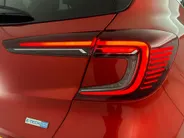 Renault Captur 1.6 E-Tech PHEV 160 Intens | Groot Scherm + Navigatie | Parkeercamera | Cruise Control