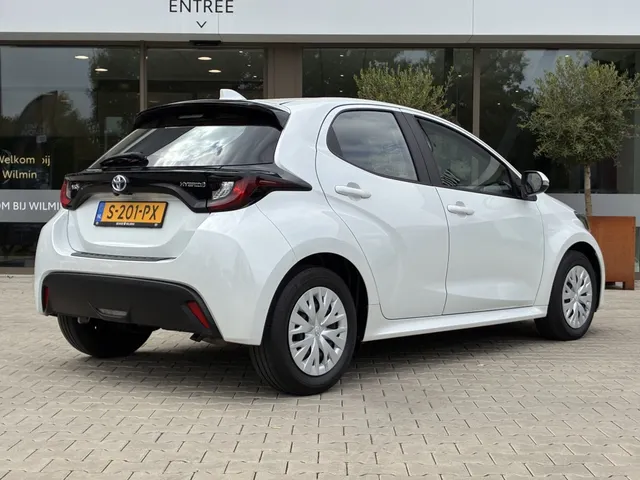 Toyota Yaris 1.5 Hybrid Active | Camera | Climate Control | NW All Seasons